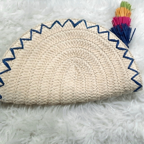 INC - Picture 1 of 5